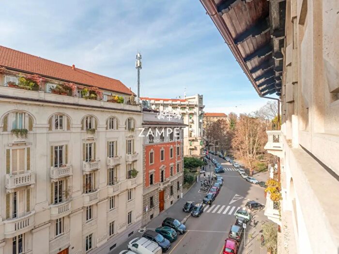 Appartamento con 5 locali in vendita in Via del Caravaggio, Milano