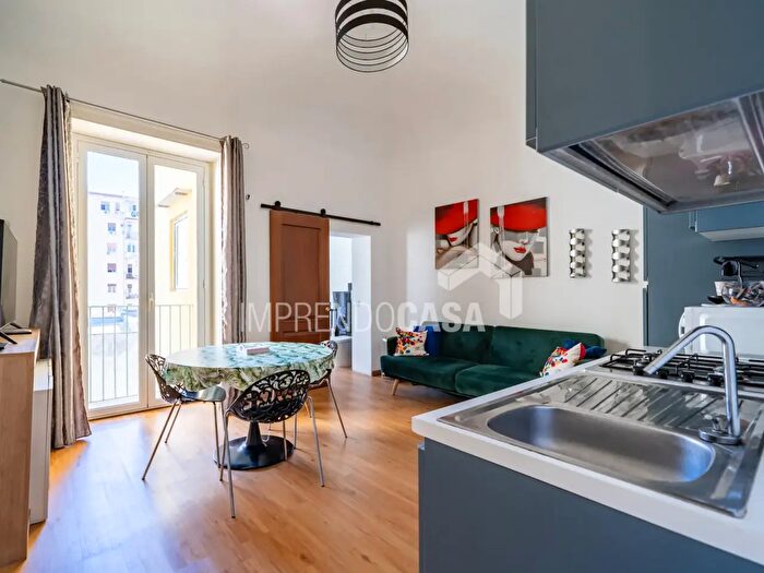 Appartamento con 5 locali in vendita in Corso dei Mille, Palermo