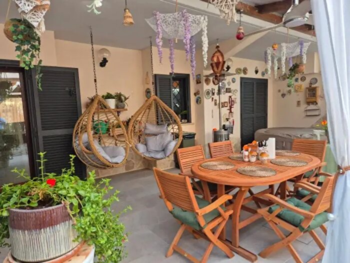 Casa con 6 locali in vendita in Via Paolo Vitale, Ciampino