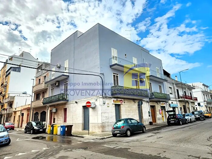 Appartamento trilocale in vendita in Via Sicilia, Brindisi