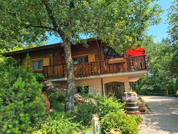 Casa con 7 locali in vendita in Castel Rigone, Passignano Sul Trasimeno