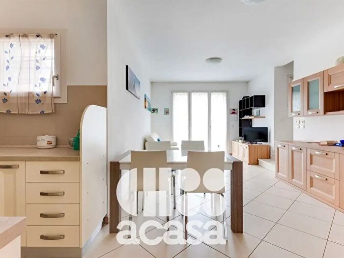 Appartamento con 5 locali in vendita in Via Viola, Cesenatico