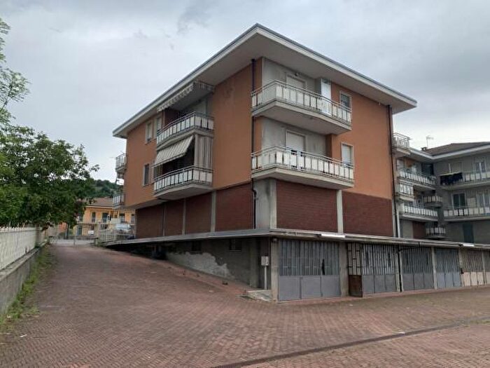 Appartamento quadrilocale in vendita in Via Busca, Costigliole Saluzzo