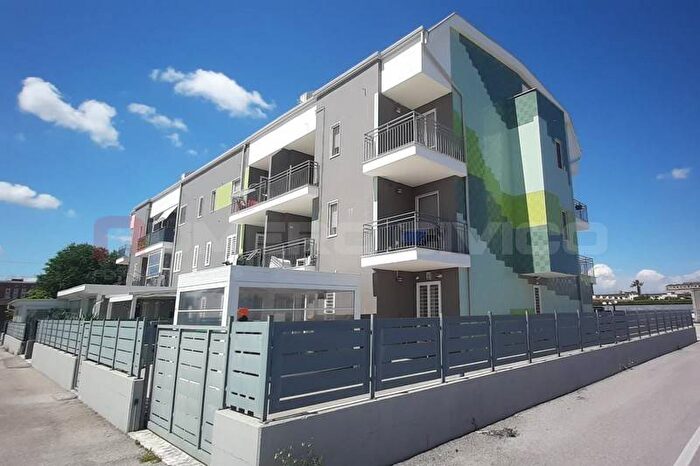 Casa trilocale in affitto in Viale Fortore, Villa Comunale, Foggia