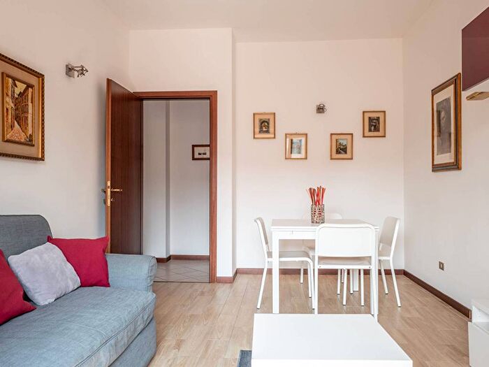 Appartamento bilocale in affitto in Via Sebastiano Veniero, Monte Rosa Lotto, Milano