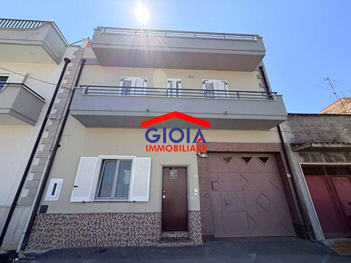 Casa con 6 locali in vendita in Via Crocifisso, Mondragone