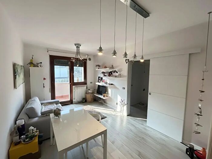 Appartamento bilocale in vendita in Via Roma, Albignasego