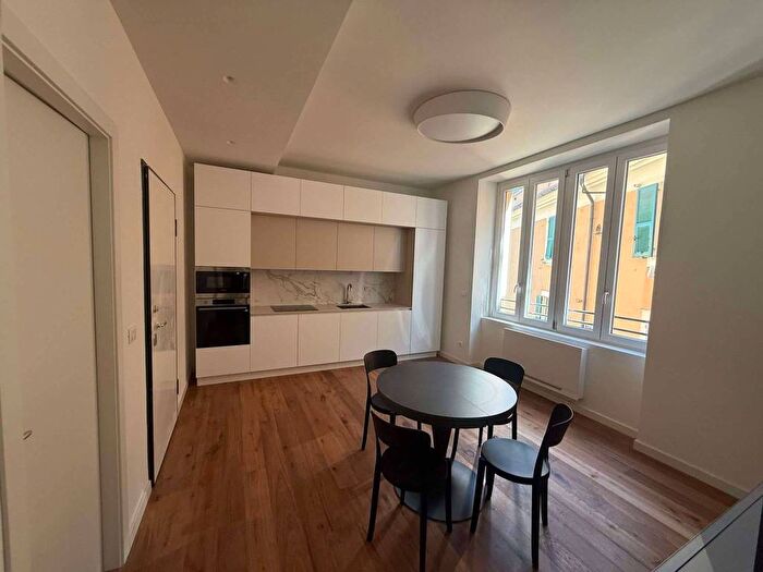 Appartamento bilocale in affitto in passo Frugoni, Quadrilatero, Genova