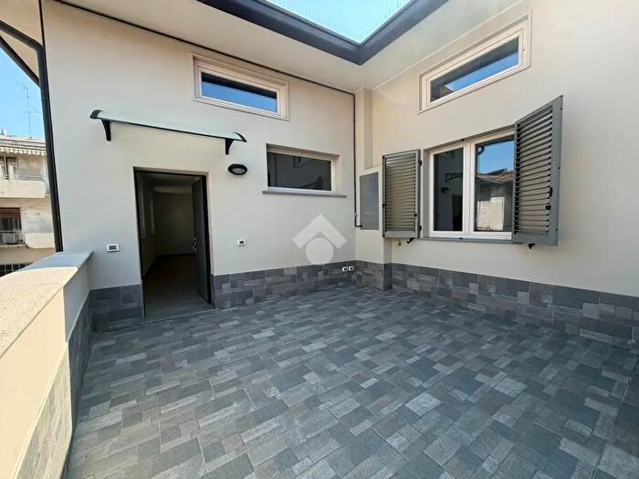 Appartamento trilocale in vendita in Piazza Vittorio Emanuele II, Cologno Al Serio