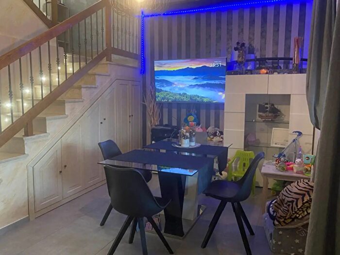 Appartamento con 6 locali in vendita in Colle Di Val DElsa