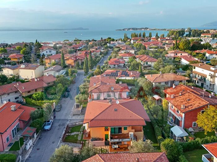 Appartamento bilocale in vendita in Via Morandi, Sirmione