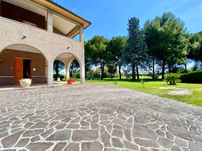 Casa con 10 locali in vendita in Indirizzo Via Alessandro Manzoni, Loreto