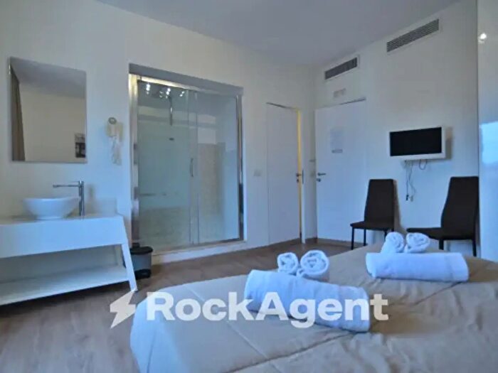 Appartamento con 6 locali in vendita in Via Cesare Pascarella, Roma