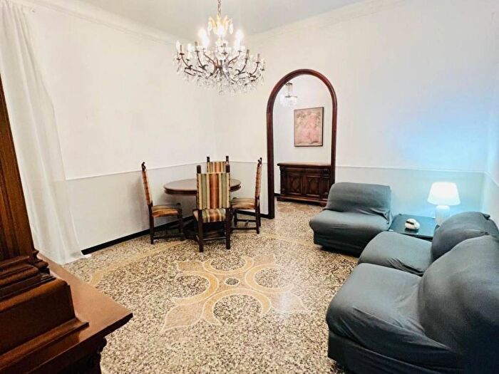 Appartamento con 5 locali in affitto in Via Gerolamo Pittaluga, Sampierdarena, Genova