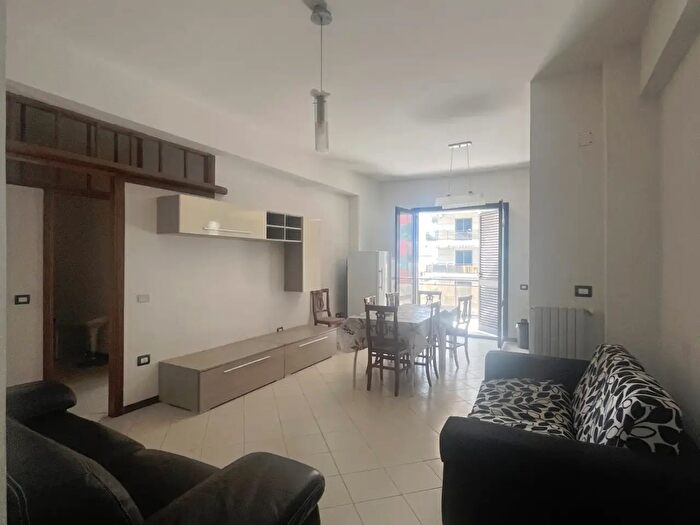 Appartamento trilocale in vendita in Viale Claris, Castel Volturno