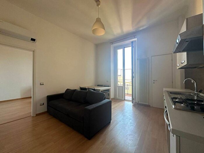 Appartamento bilocale in affitto in Via Spezia, Famagosta, Milano