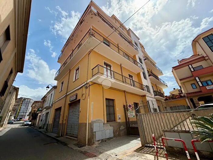 Appartamento quadrilocale in vendita in Via IV Novembre, Diamante