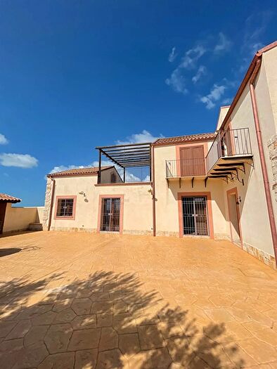 Casa con 8 locali in vendita in Montaperto Agrigento, Agrigento