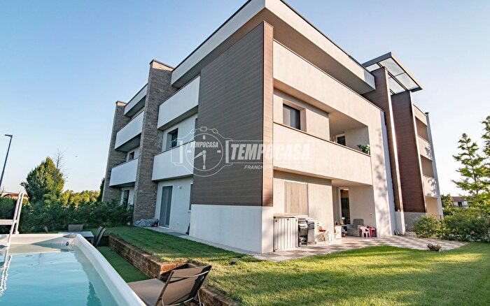 Appartamento trilocale in vendita in Arcene