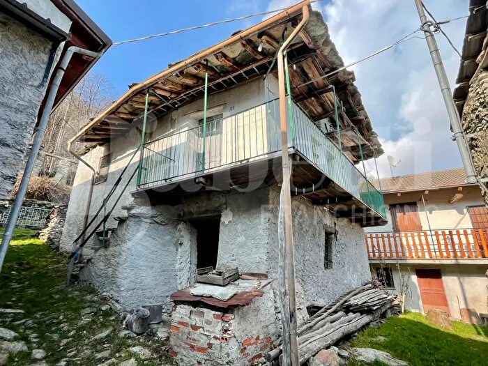 Casa quadrilocale in vendita in Borgata Pratobottrile, Condove