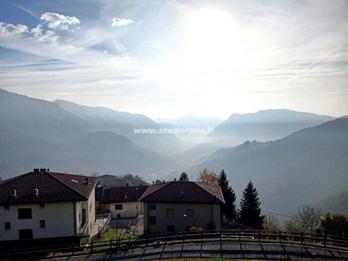 Casa bilocale in vendita in Via Provinciale, Blello