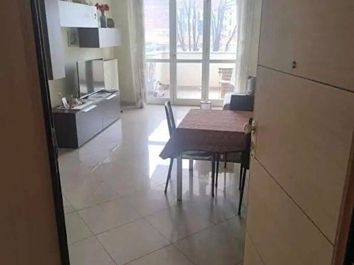 Appartamento trilocale in vendita in Via Avellino, Torino
