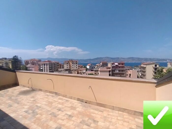 Appartamento con 5 locali in vendita in Villa San Giovanni