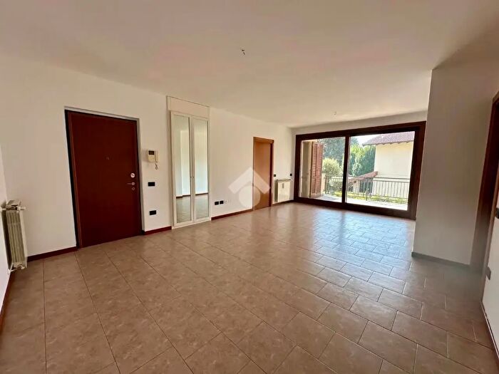 Appartamento quadrilocale in vendita in Via Locatelli, Martinengo