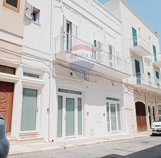 Appartamento bilocale in vendita in Via Mazzini, Mola Di Bari