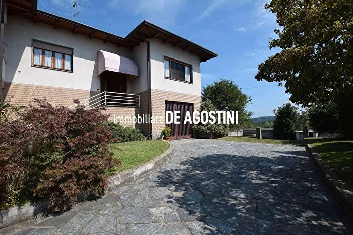 Casa con 7 locali in vendita in Via Revislate GatticoVeruno Novara, GatticoVeruno