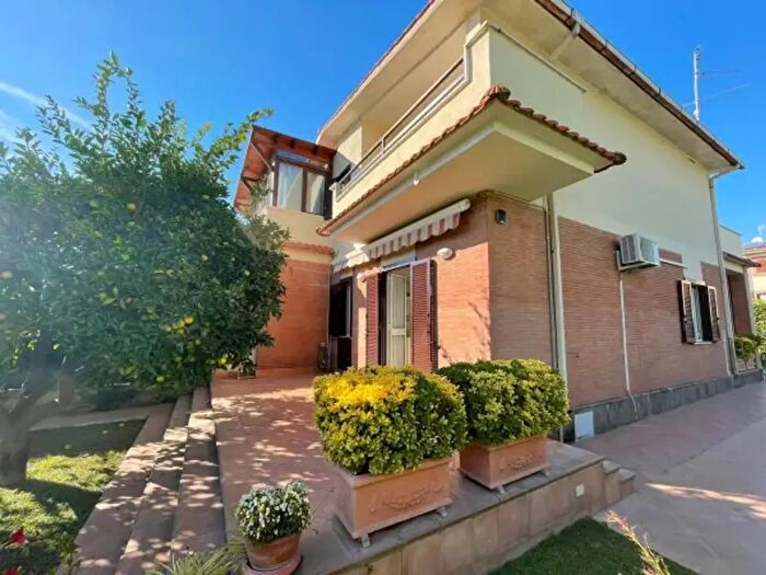 Casa quadrilocale in vendita in Via dei Lauri, Anzio
