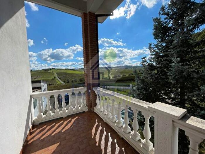 Casa quadrilocale in vendita in Località Pollo, Ziano Piacentino