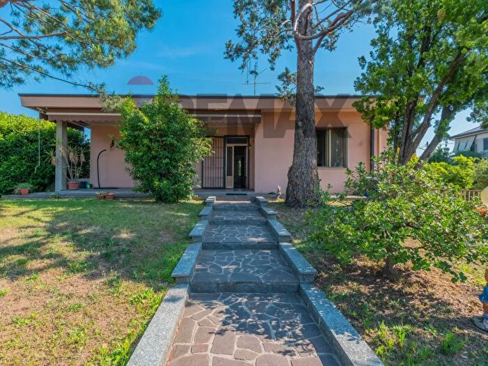 Casa trilocale in vendita in Via Santa Apollonia, Arluno