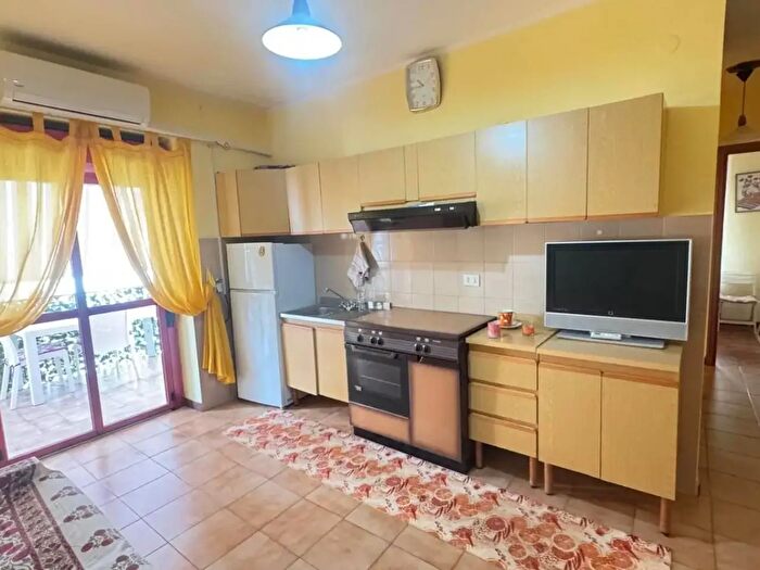 Appartamento trilocale in vendita in Via Garibaldi, Nocera Terinese