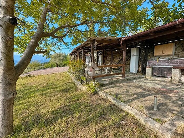 Casa monolocale in vendita in Strada Maciurina, Vallebona