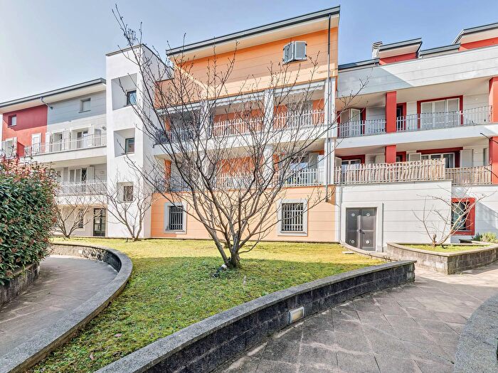 Appartamento quadrilocale in vendita in Via Beato Angelico, Besana In Brianza