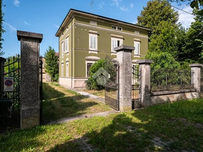 Casa con 6 locali in vendita in Viale San Lorenzo, Pegognaga