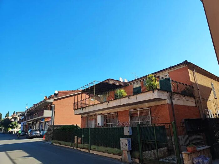 Appartamento trilocale in vendita in Via Giuseppe Garibaldi, Guidonia Montecelio