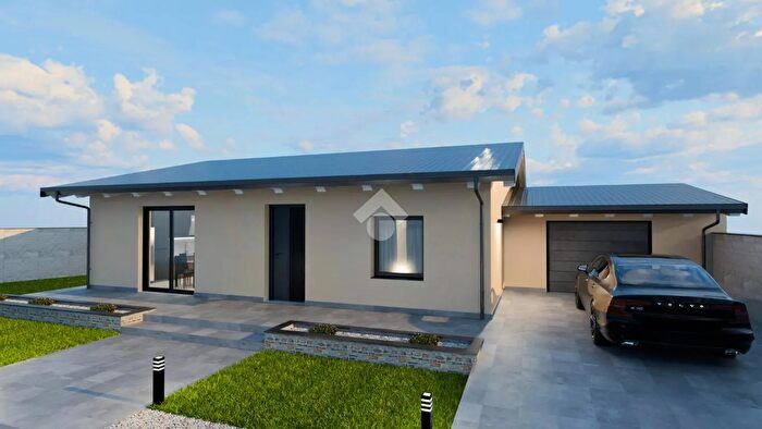 Casa quadrilocale in vendita in Via S Bassiano, Terranova Dei Passerini