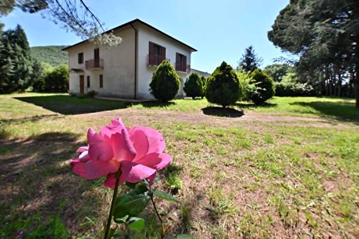 Casa con 6 locali in vendita in Località Orzale B, Castiglion Fiorentino