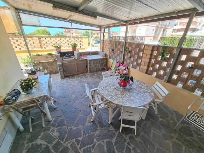 Appartamento trilocale in vendita in Viale Firenze, Ardea