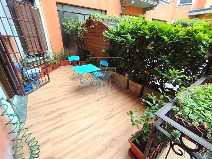 Appartamento trilocale in affitto in Via Bergognone, Solari, Milano