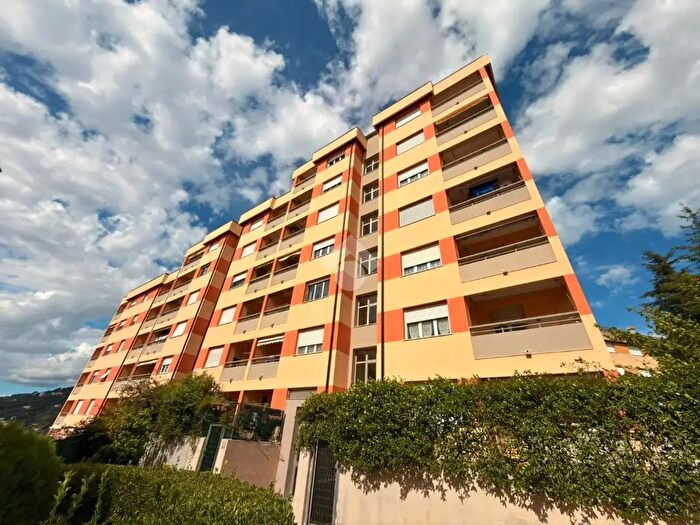 Appartamento con 5 locali in vendita in Via Calamandrei, Genova