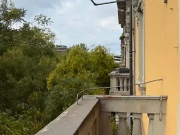 Appartamento trilocale in vendita in Viale Corsica, Milano
