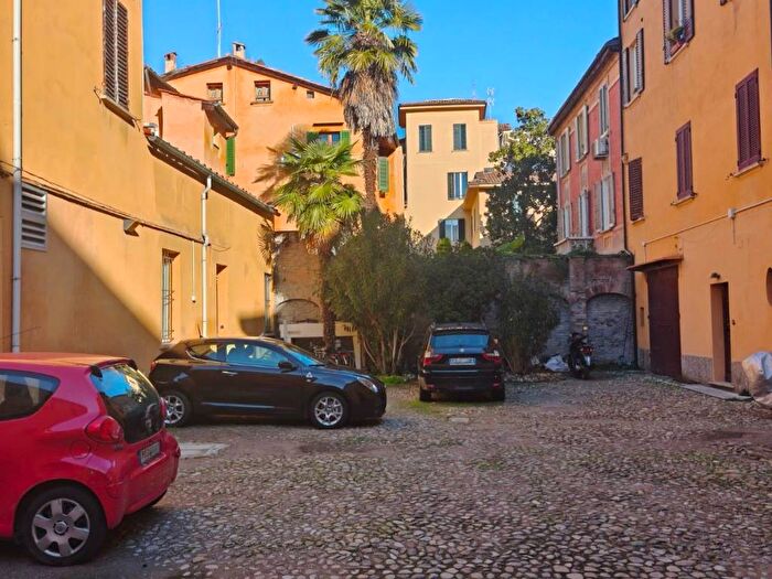 Appartamento quadrilocale in affitto in Saragozza dentro le Mura, Bologna