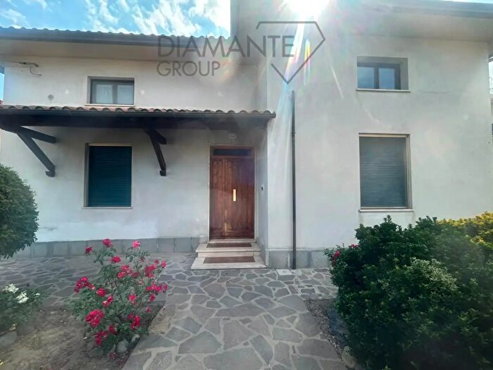 Appartamento quadrilocale in affitto in Castiglione Del Lago