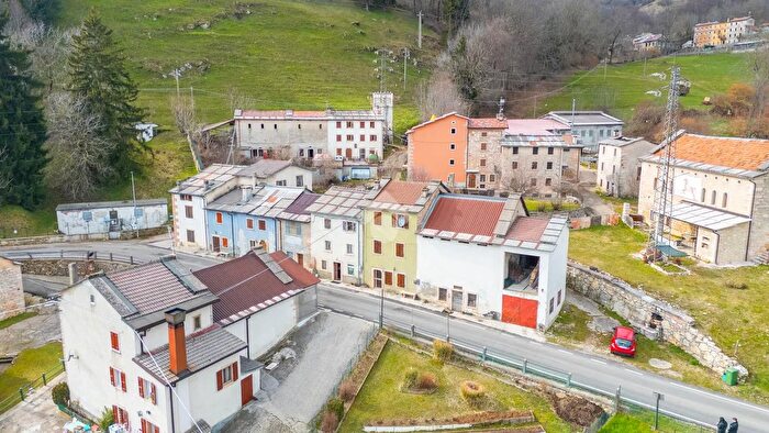 Casa quadrilocale in vendita in Contrada FontaniStalla, Velo Veronese