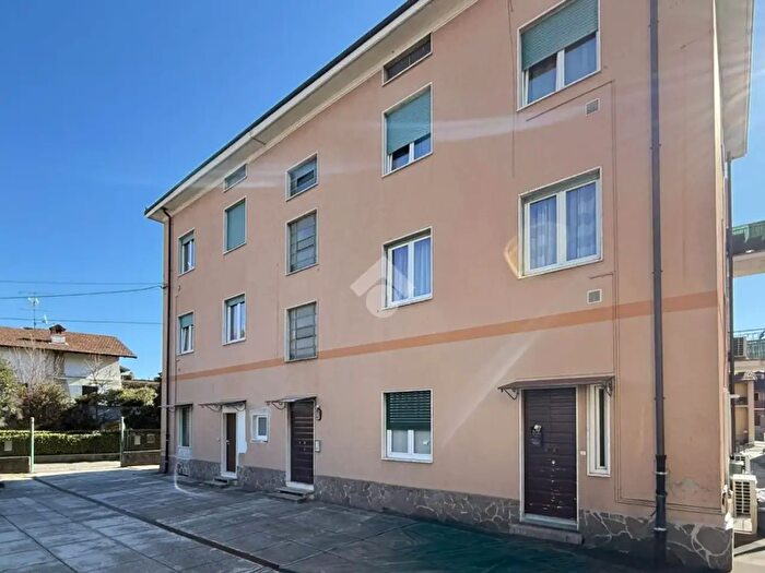 Appartamento bilocale in vendita in Via S Martino, Olgiate Molgora