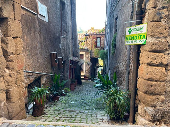 Appartamento trilocale in vendita in Vicolo Tanzi, Genazzano