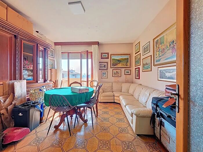 Appartamento con 5 locali in vendita in Via Buffalmacco, Pisa